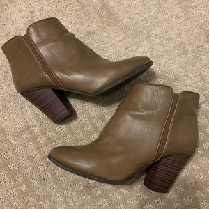 Jessica Simeon booties
